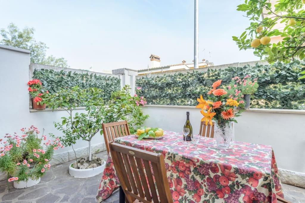 Private Under The Lemon Tree In Ostia Antica Villa Esterno foto