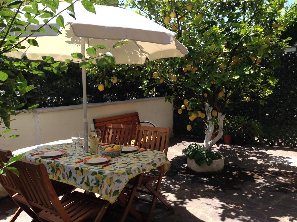 Private Under The Lemon Tree In Ostia Antica Villa Esterno foto